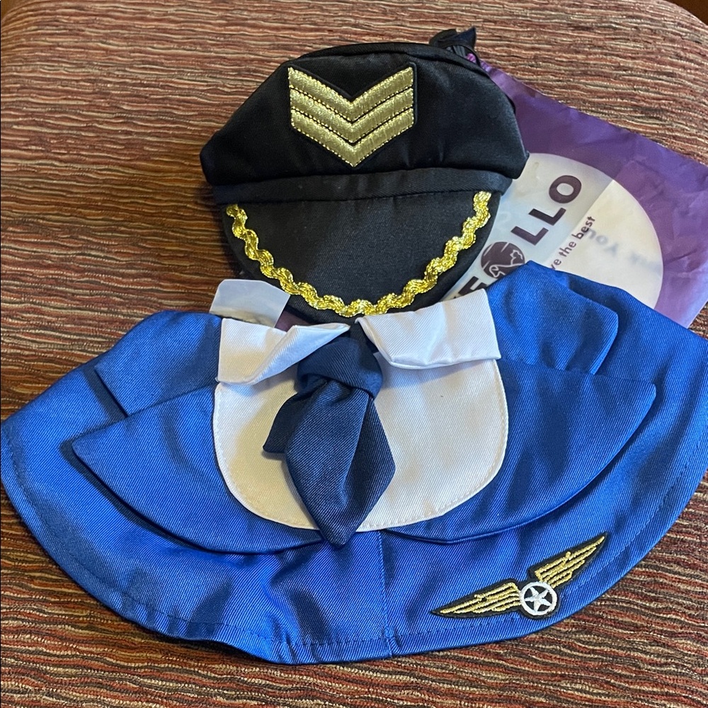 Small Dog Airline Pilot Halloween Costume. NWOT. Size M.